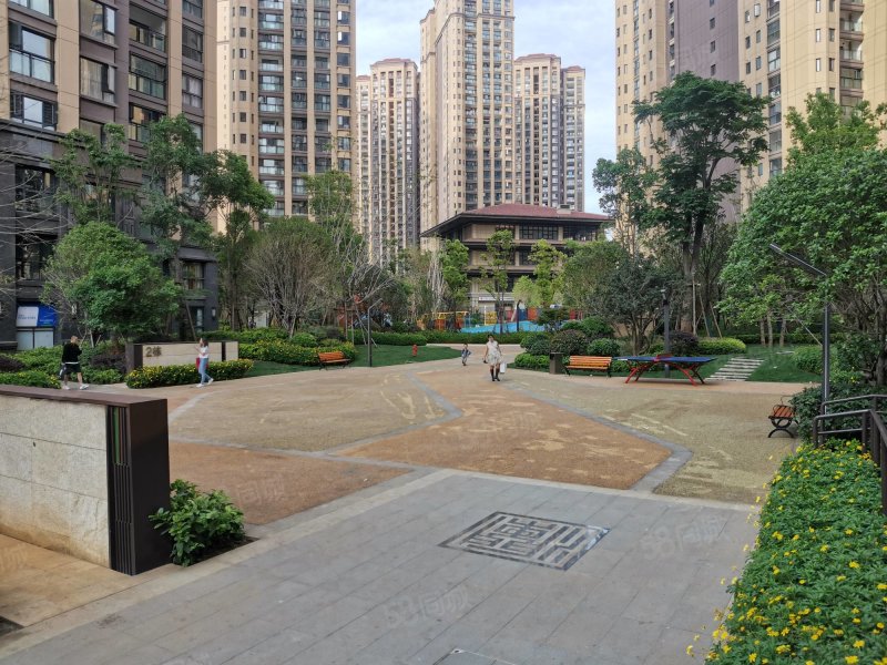 澜湾俊园 3房双卫 129万带车位 双地铁口,俊发澜湾俊园-昆明58同城