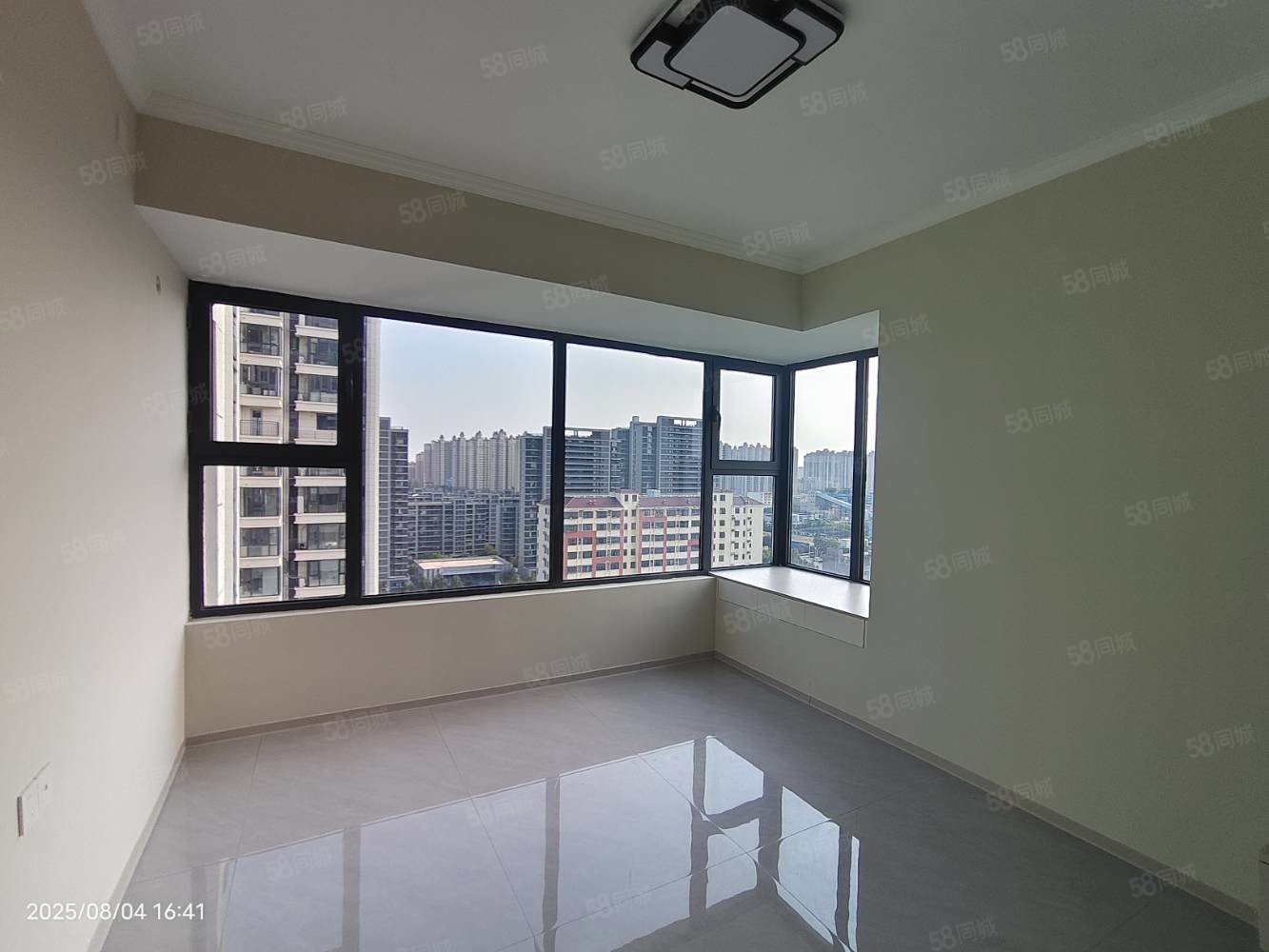 万达大都会公元3室2厅2卫116㎡南北70万