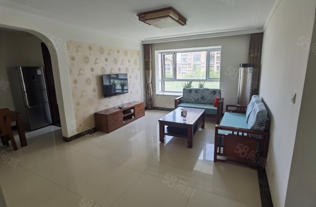 前方正对湖，双车位，充电桩，双层储藏室，精装修，带家具家电