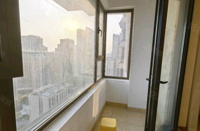 开发区三实验.免大税.车位地下室.百合.集美壹品.三室两厅.