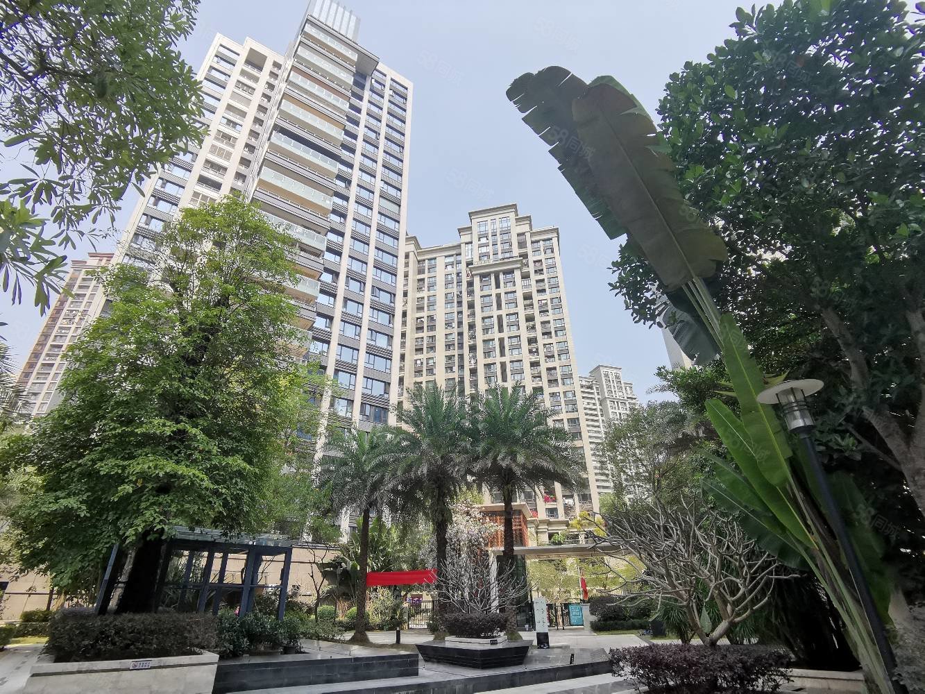 栖棠映山5栋高楼层南北通毛坯4房送35平车位1比3