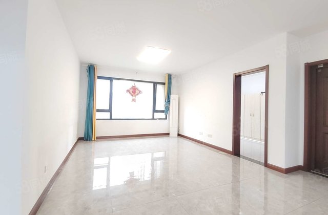 百合新城 小高层5楼三叶草户型带车位地下室