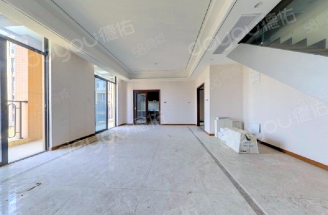 蔚蓝卡地亚云墅4室2厅197.27㎡186万二手房图片