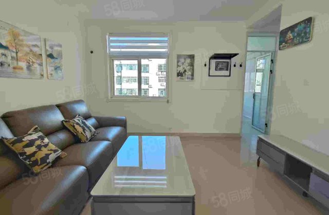 2室1厅  精装修 75平 诚心出售 价格可议