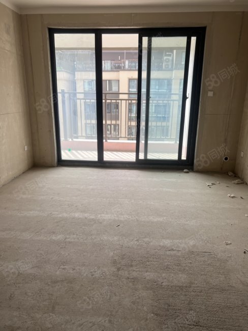 建业心怡苑3室2厅2卫122㎡南北98万