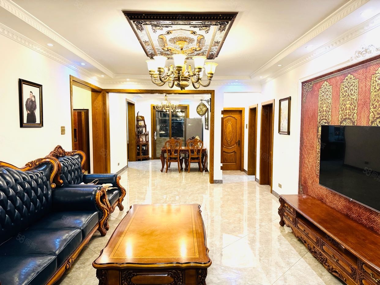 泽华润城3室2厅2卫151.38㎡南95.8万