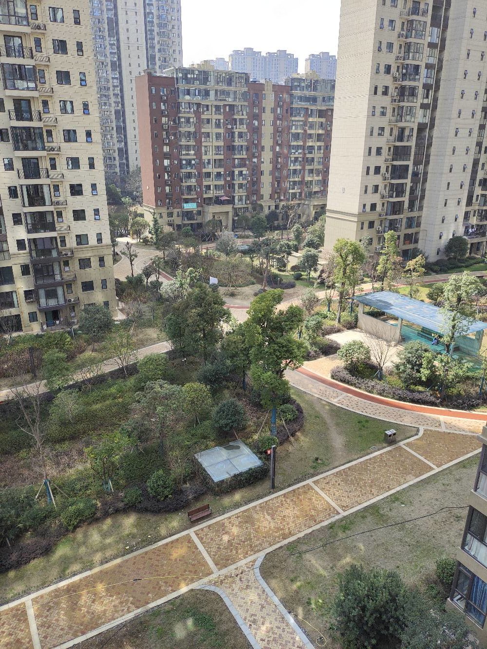跳楼价新华联梦想城业主自己装修的采光极好价格可谈
