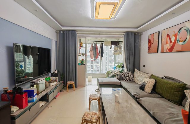 急售  西湖馨苑精装电梯洋房大三室，东边户95平68万。