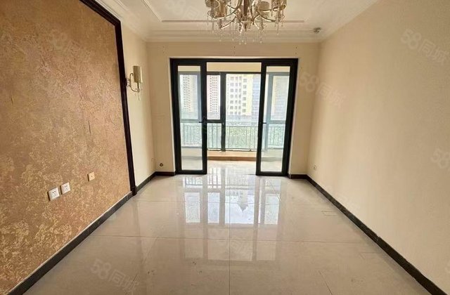 恒大名都 南北通透 电梯房 满二 精装修 居家自住 保养好