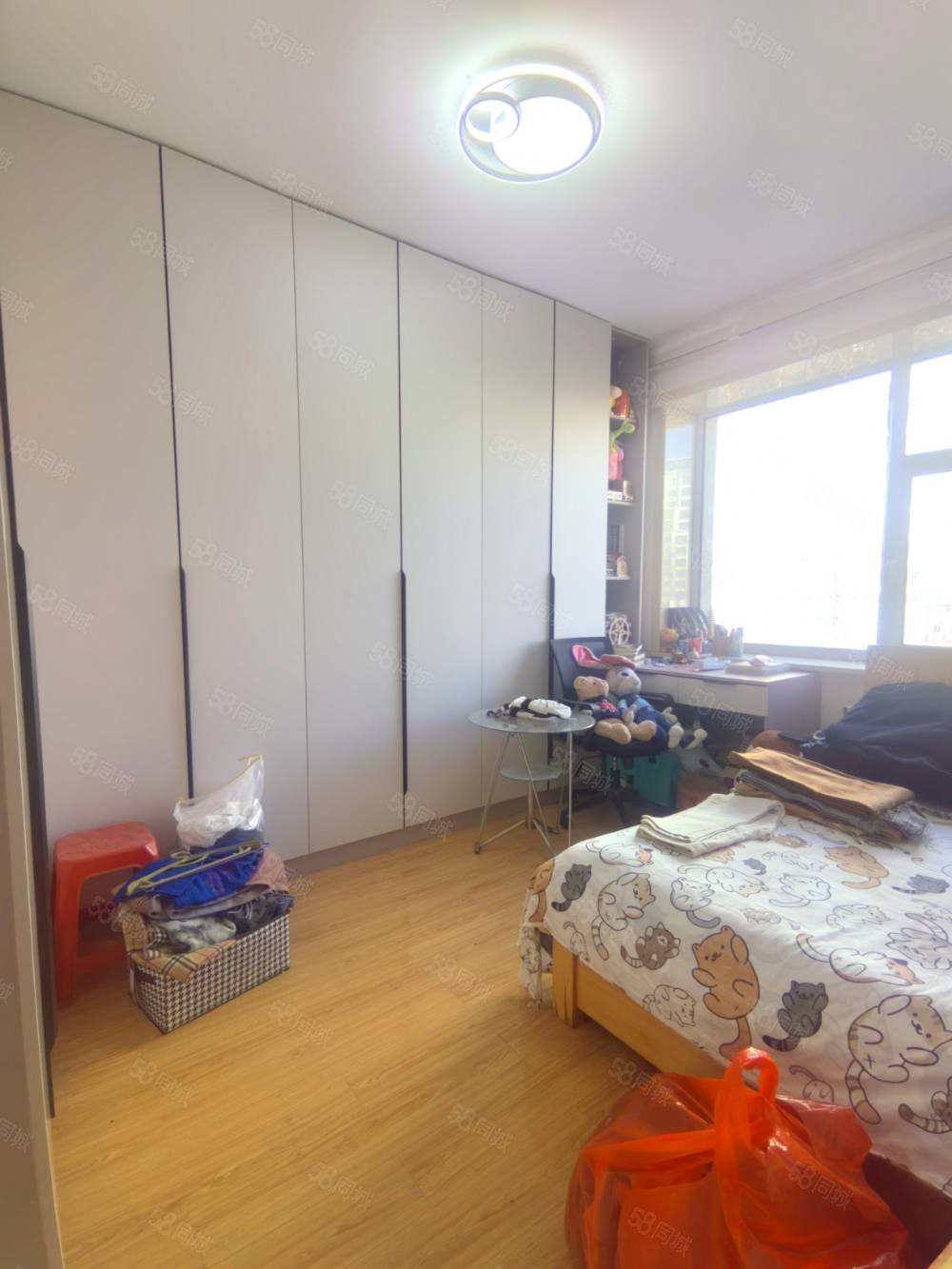 东艺嘉园3室2厅1卫129㎡南北59.8万