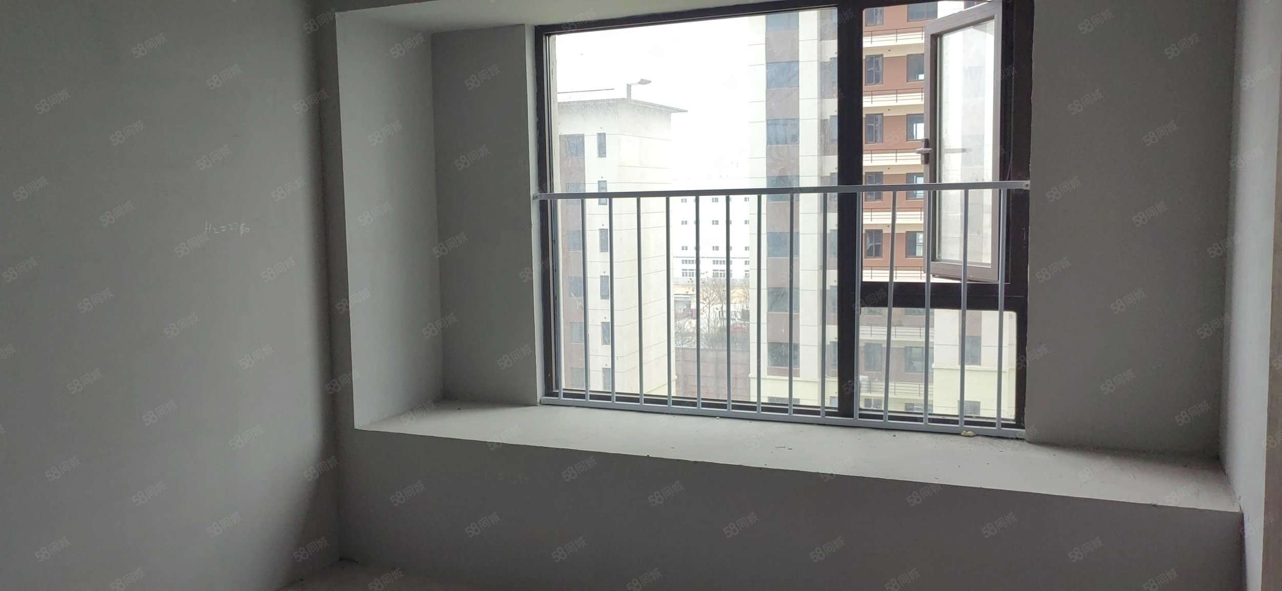 碧桂园凤熹台3室2厅1卫102㎡南北65万