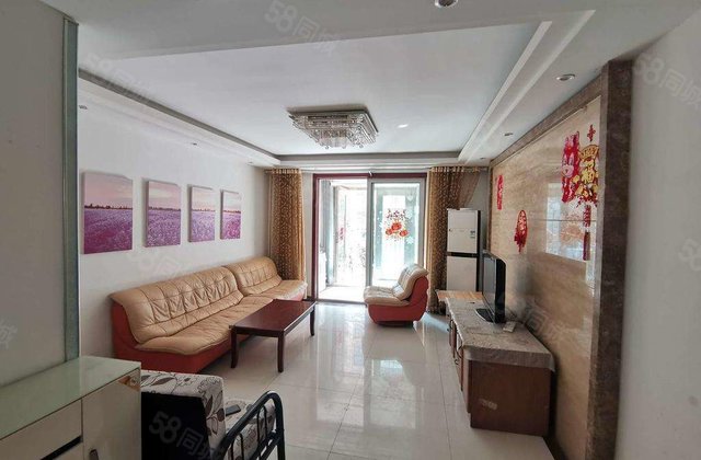 翡翠城一楼带院子 带车库储藏室 有证免大税 三室两厅两卫