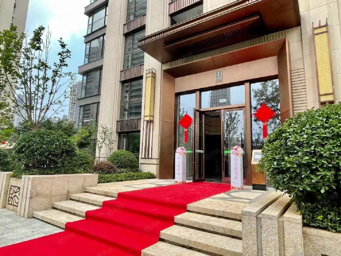 正荣滨江紫阙 交通便利 精装修 商品住宅 南北通透 近地铁