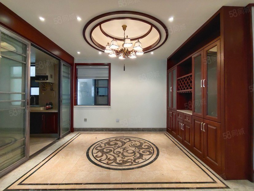 大学星城3室2厅3卫180㎡南北112万