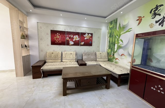 小三房 房龄新 南北通透 产权清晰 近医院 精装修