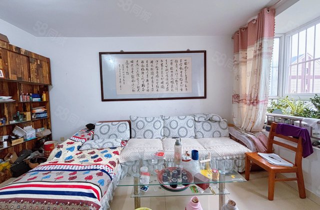 嘉明站前街多层四楼 房东急售  三室两厅两卫  带储藏室