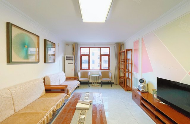 昌润路 香江附近 正规三室两厅两卫 精装好楼层 免大税 有储