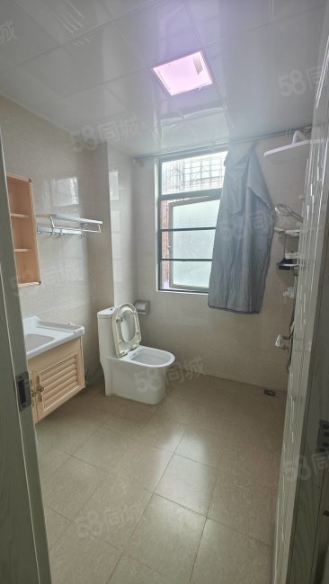 汇景新城2室2厅1卫121㎡南北83万