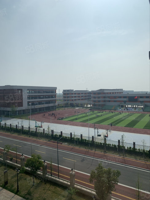 恒大御峰3室2厅2卫133㎡南北85万
