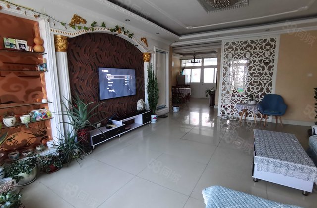 颐馨园一期四室两厅两卫送车库近  交通便利，购物方便房东直卖