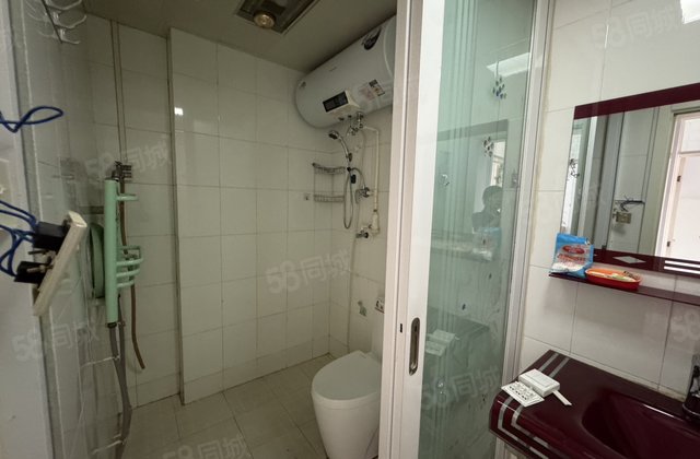 兴华路中级法院 电梯中层有储