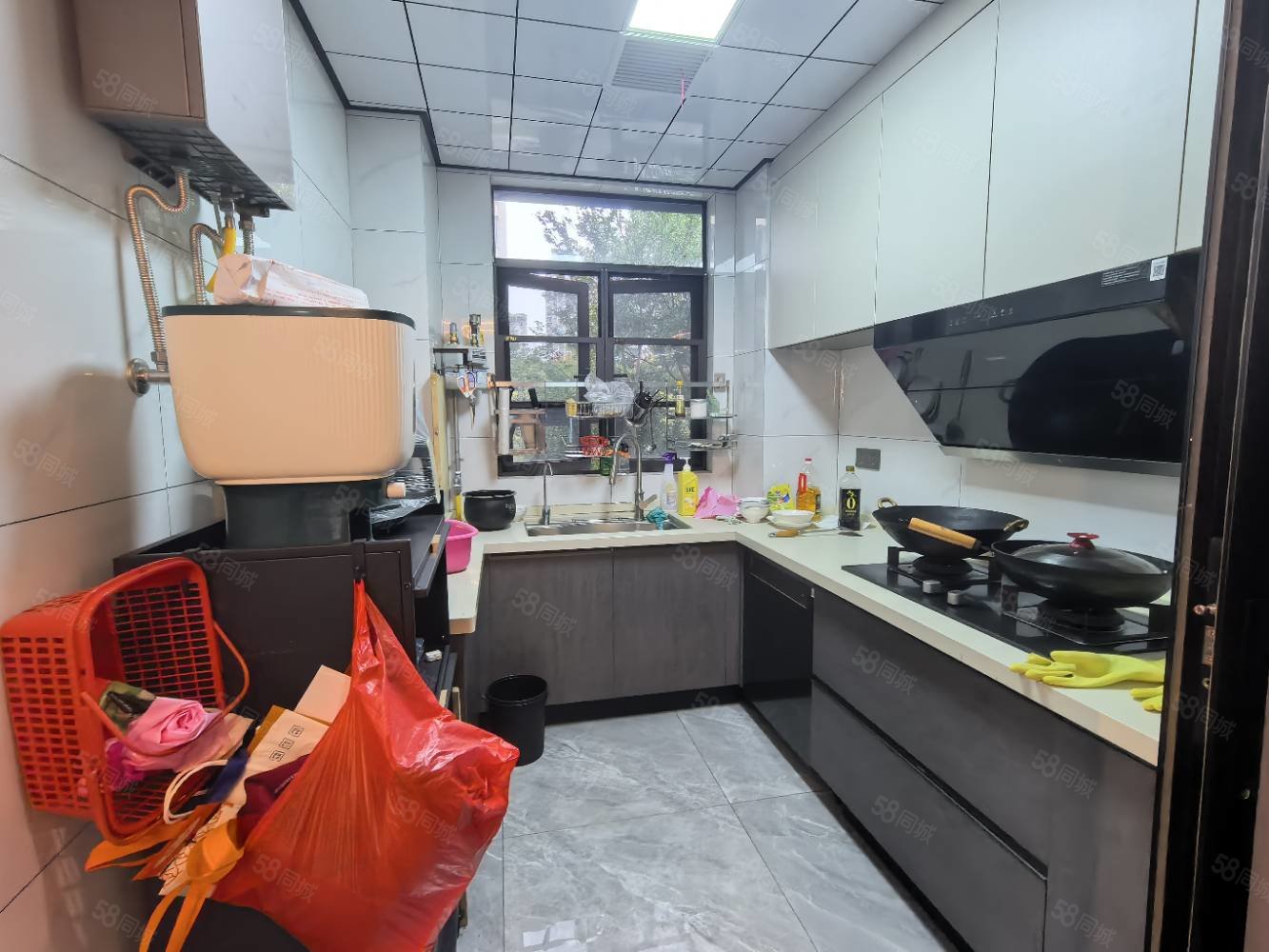 港中旅公元6室2厅3卫143㎡南北189万