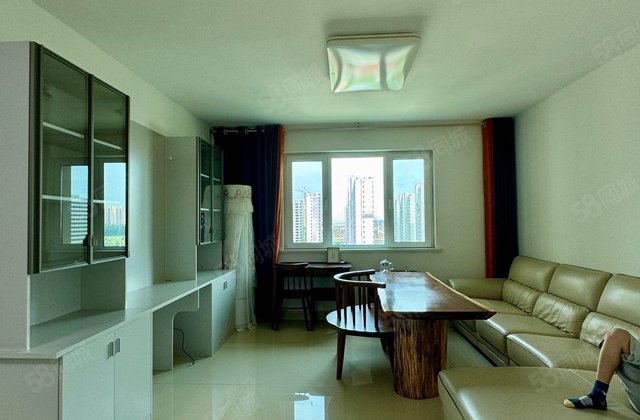 明康文馨园双卫精装修板楼电梯房 中间楼层！送车位送地下室