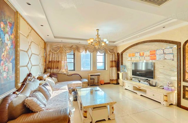 汉嘉国际社区4室2厅134.27㎡130万二手房图片