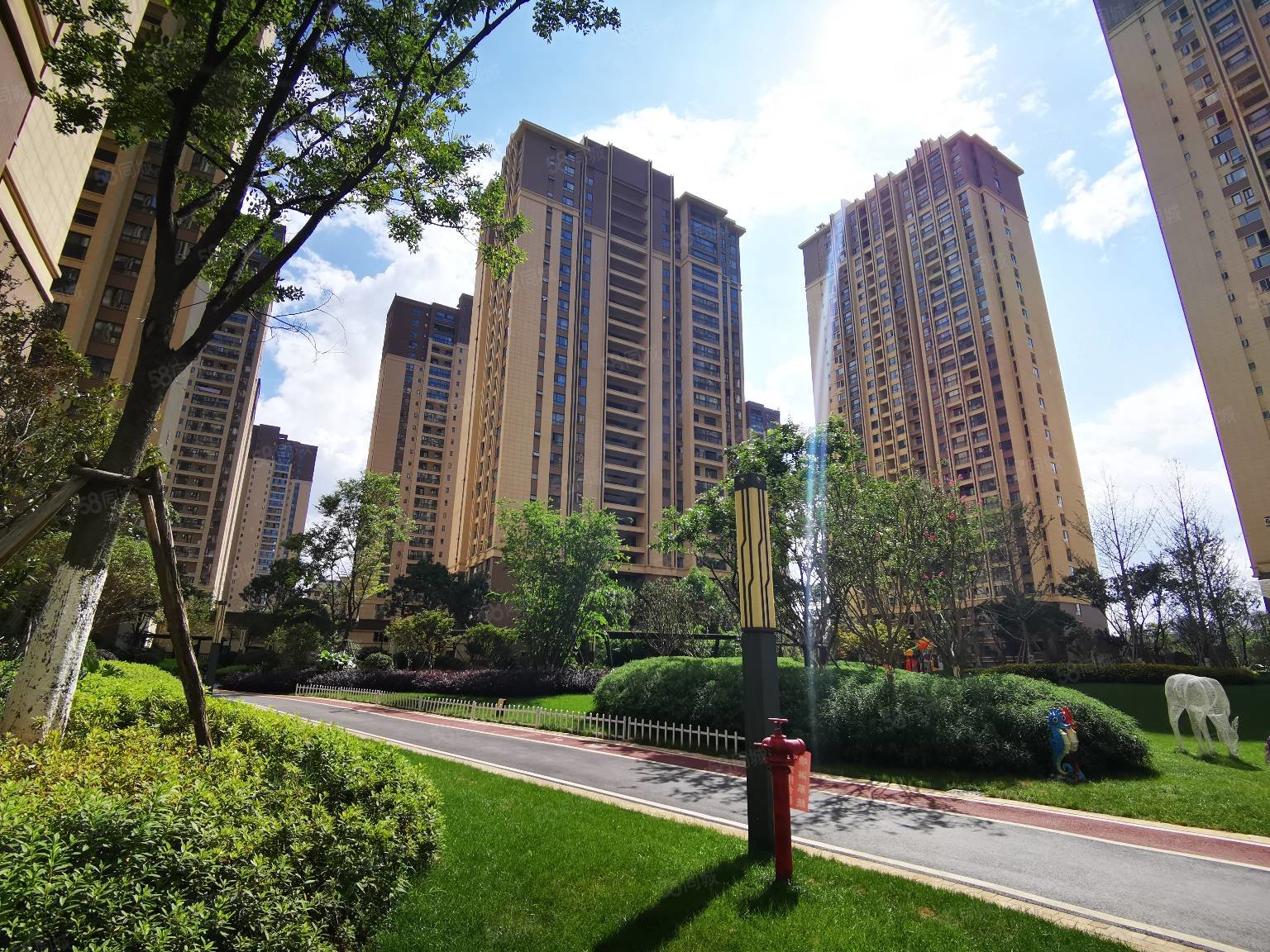 阳光城文澜东方3室2厅2卫96㎡南北102.8万