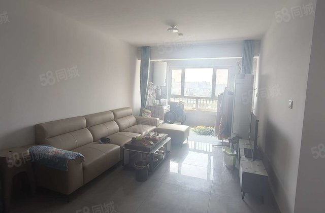 香江 近医院 南北通透 小三居 产权清晰 楼层好