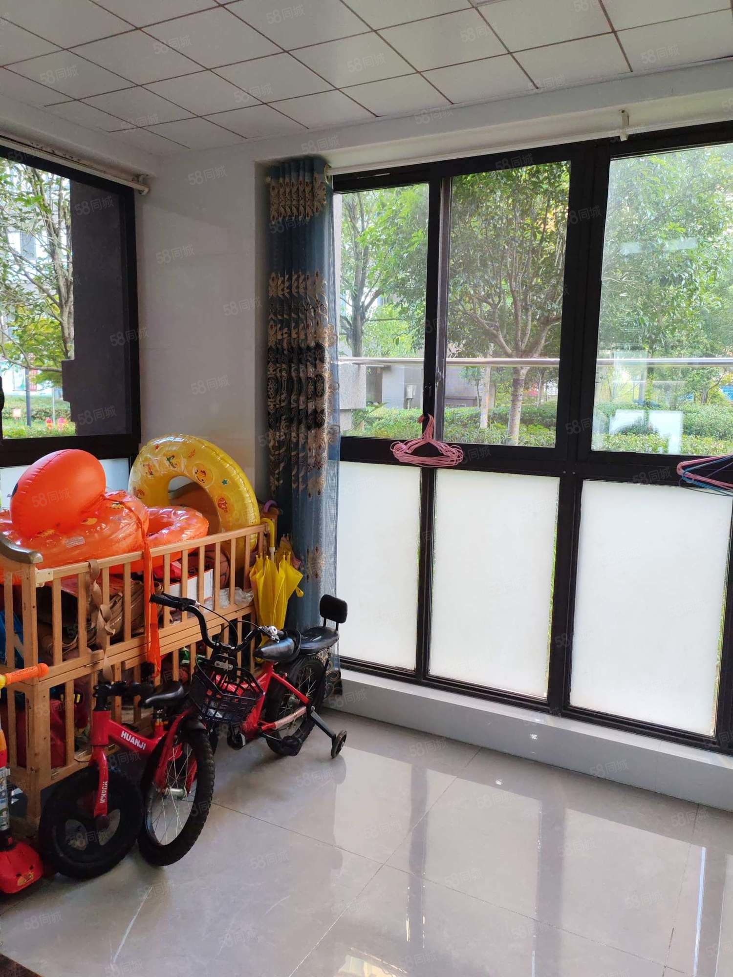 东湖花苑3室2厅2卫118㎡南北92万