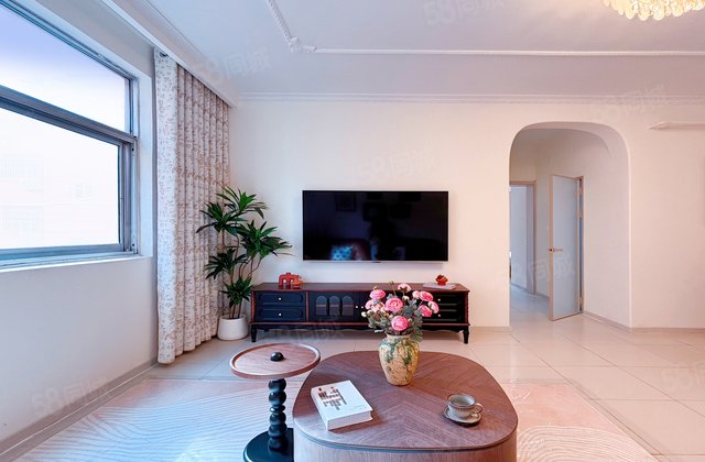 聊建公司 老东昌兴华路 精装修 带储藏室 边户 金鼎东临