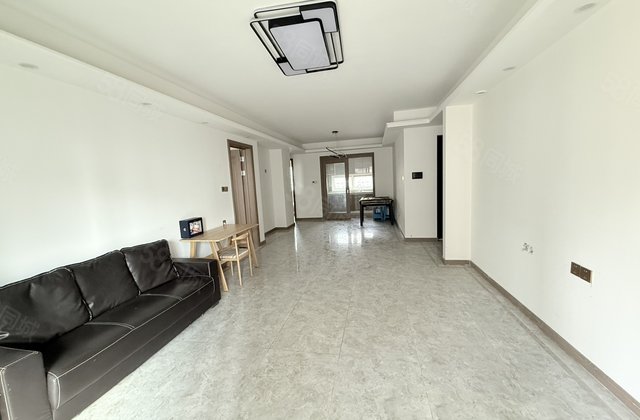 嘉信臻湾府3室2厅134㎡82万二手房图片