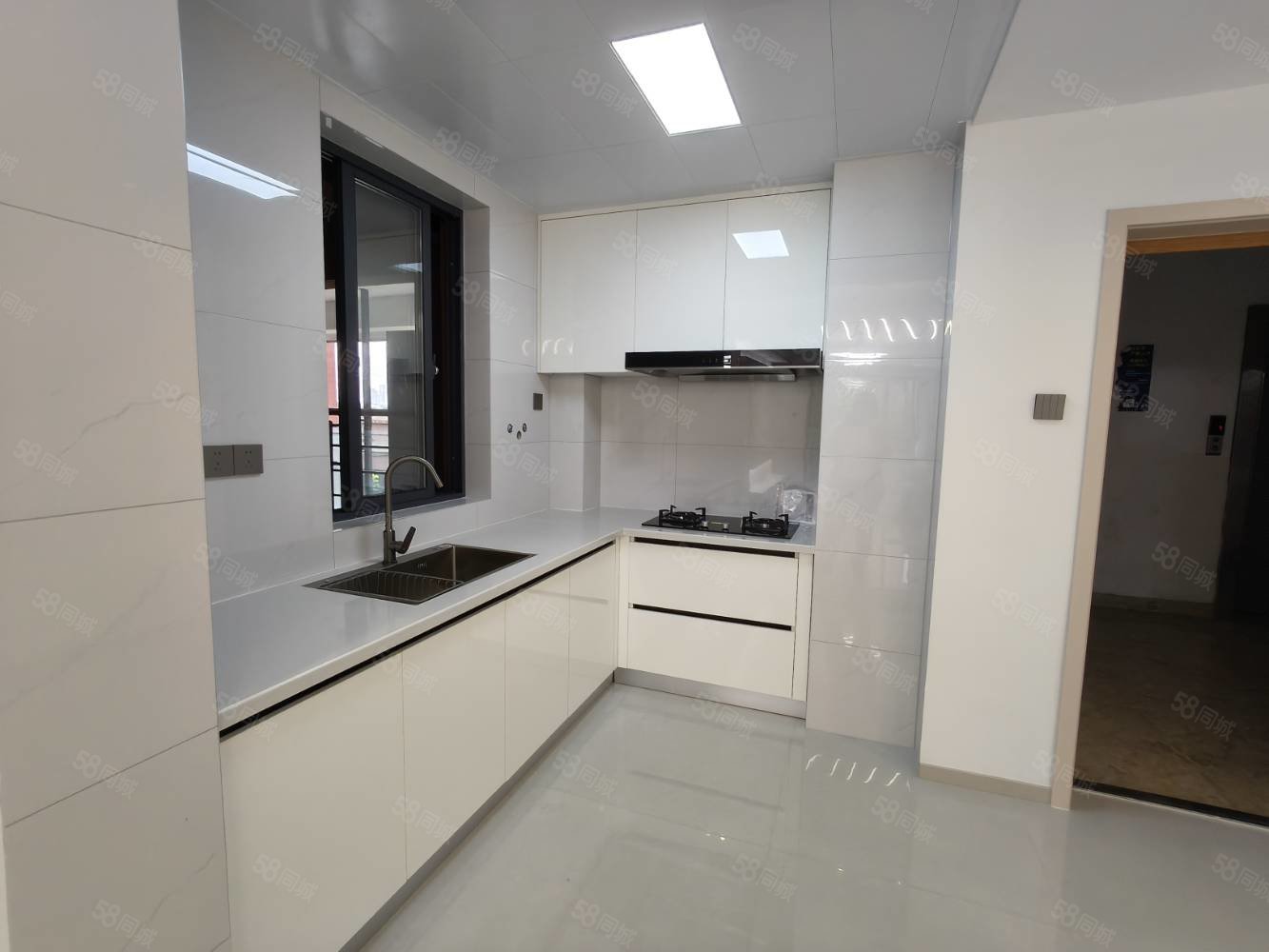 城投时代花园4室2厅1卫121㎡南59.8万