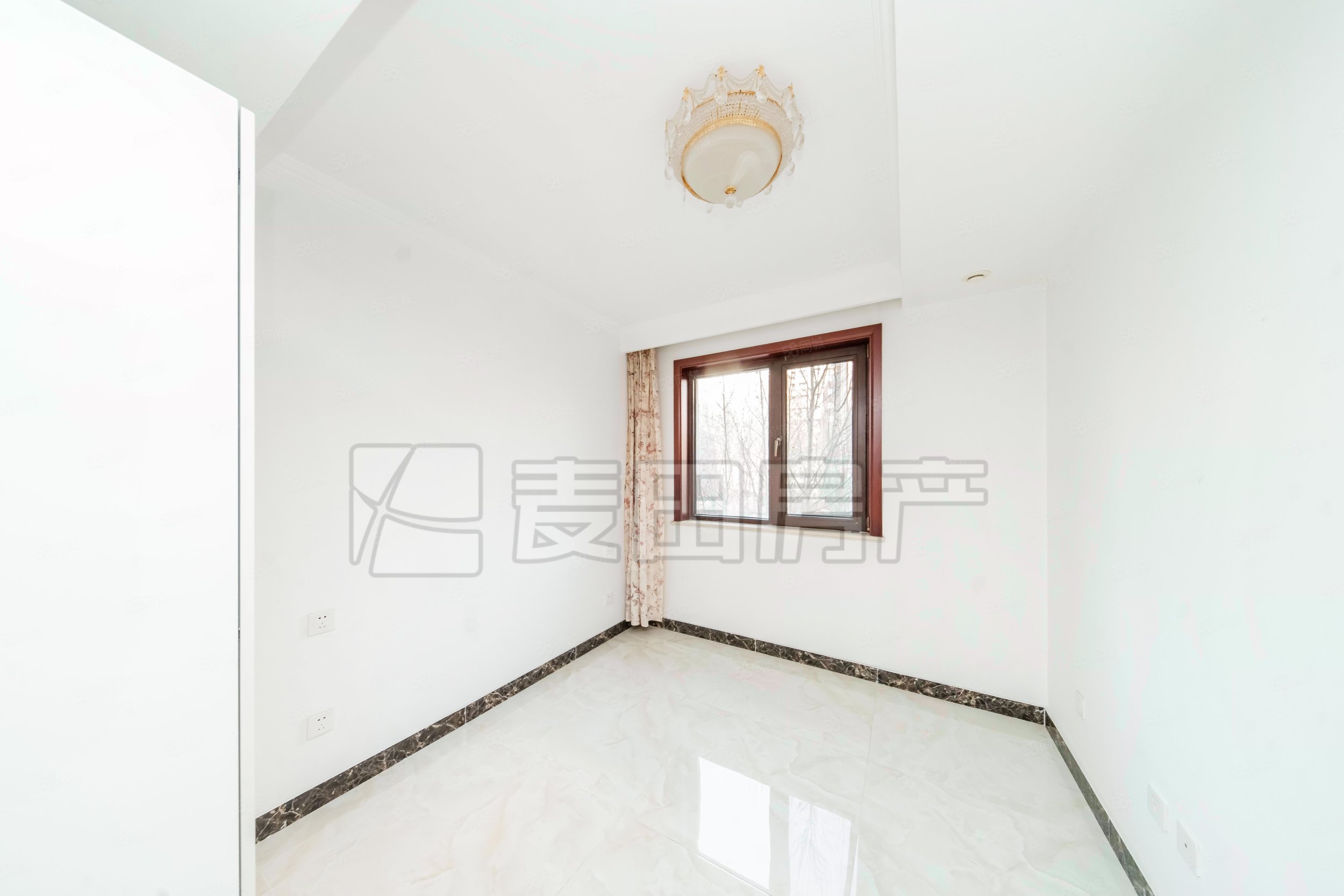 世華龍樾三里3室2廳2衛(wèi)111.52㎡南北1120萬