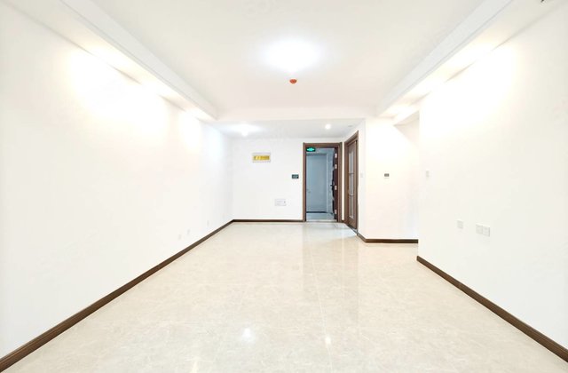 急售！110万 九州新城送车位免大税 新房未住 金裕新城文轩