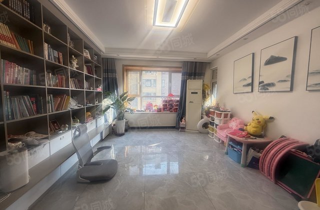 文轩实验！对过华建一街区好楼层边户带车位储藏室免大税随时看房