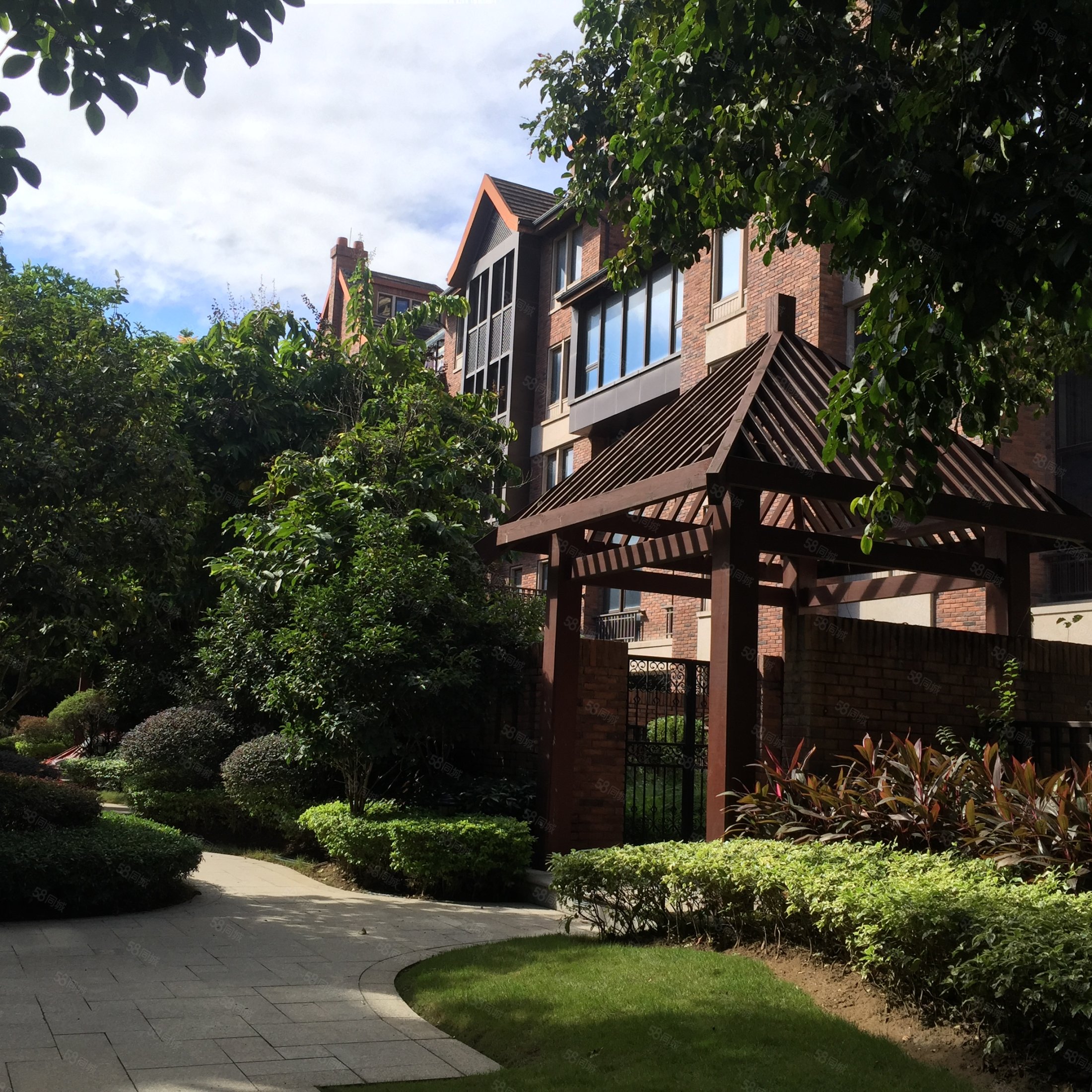 面宽16米,草地120平,华润橡树湾(别墅)-福州58同城