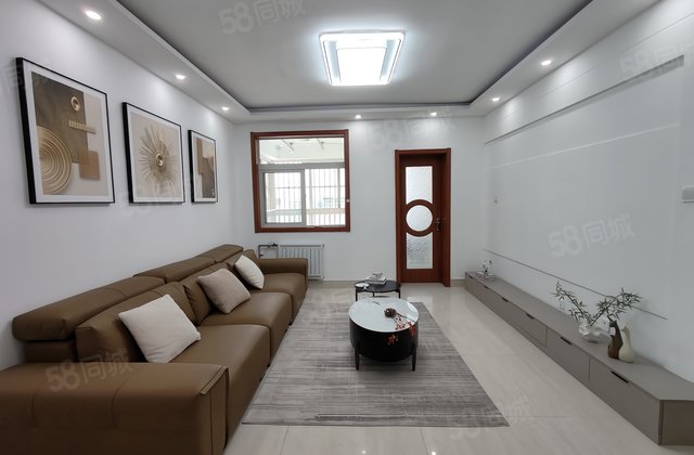 66.8万     火车站东临 金凤龙庭 可做3室 电梯