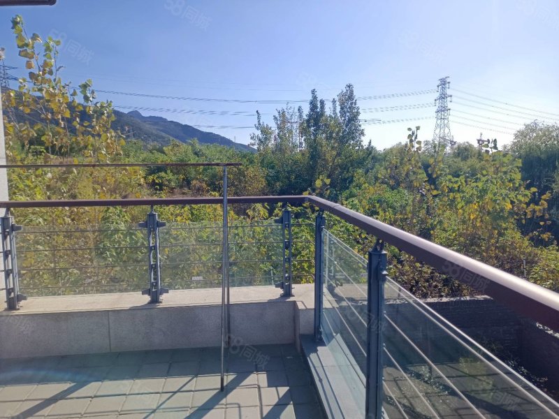 润英美庐70年产权 上下四层三面环院 送车位带楼台,润英美庐-泰安58