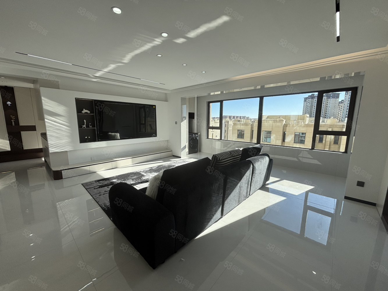 绿地斐勒公馆3室2厅2卫147㎡南北108万