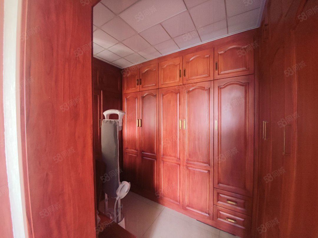 青湖铭城3室2厅2卫150㎡南北65万