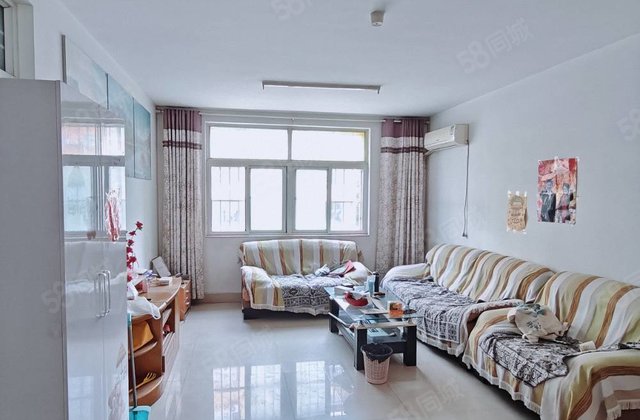 香江 中间好楼层 商业配套齐全 近医院 车位充足 低密宜居