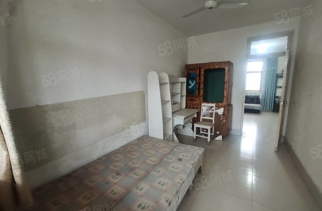 聊大北邻 老文轩 多层三楼 带露台 大两居 免大税