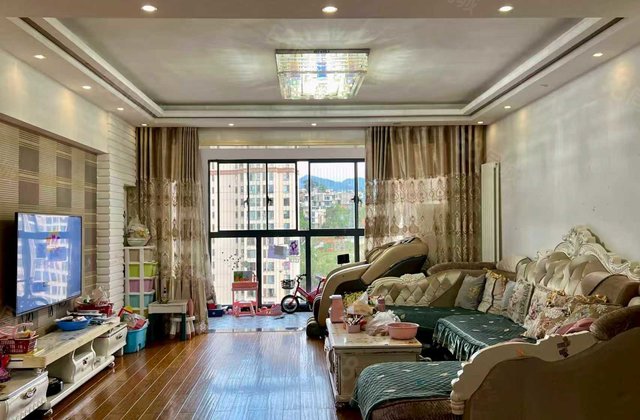 未来城尊邸5室2厅163㎡86万二手房图片