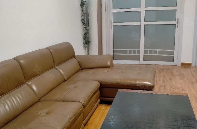 萃苑小区   多层3楼   带全新家具  看房方便