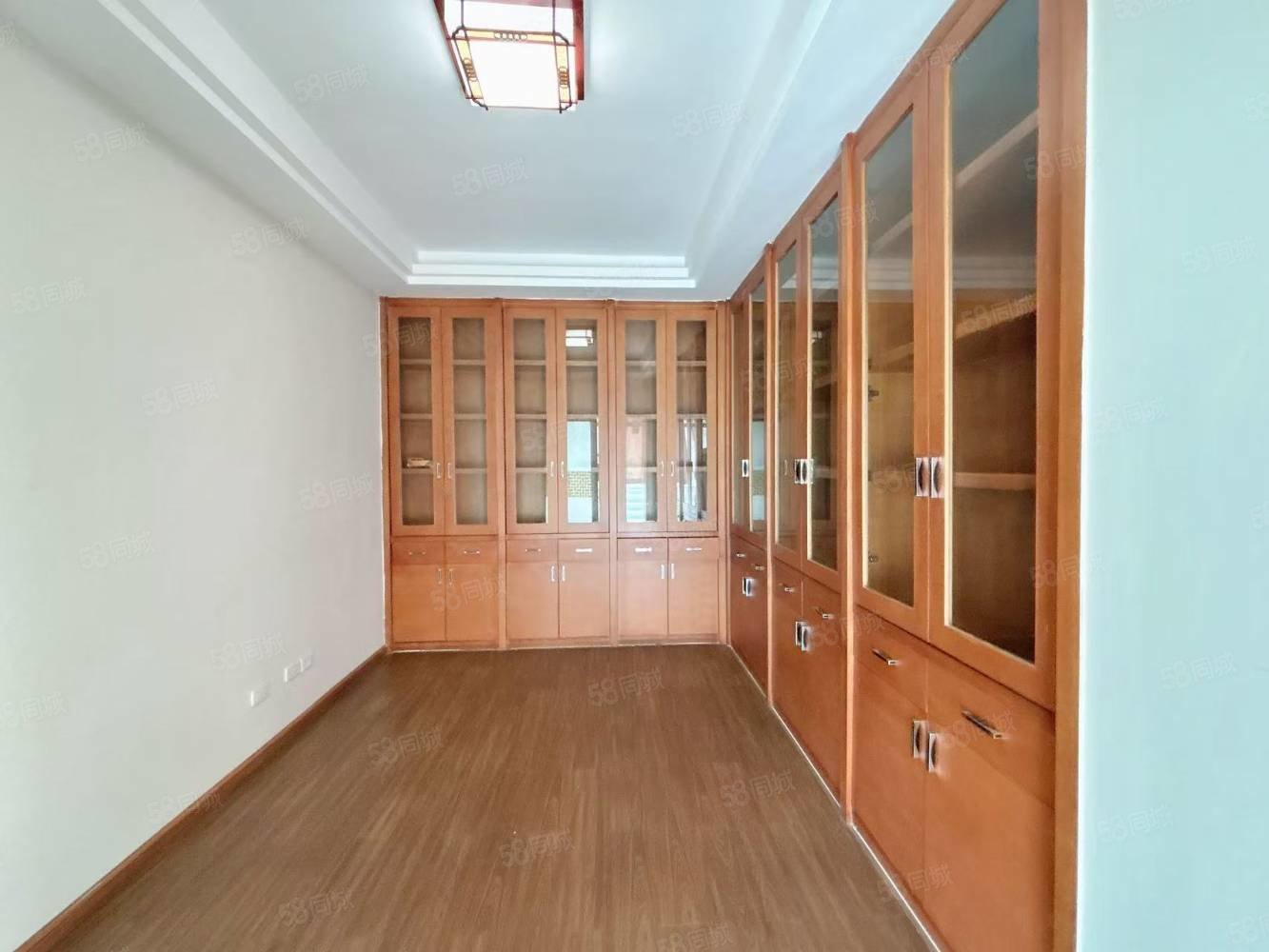 龙泉花园东苑4室2厅2卫151㎡东南94万