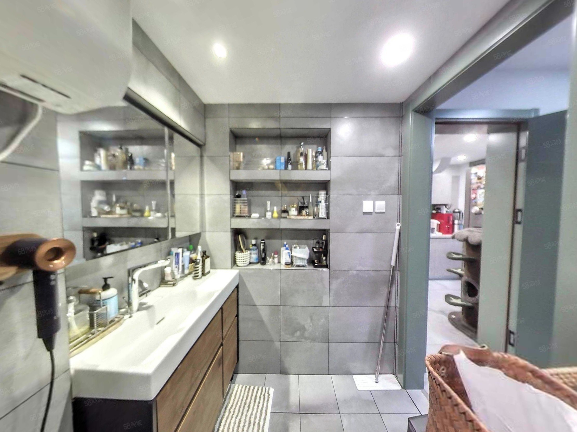 葡東小區(qū)2室1廳1衛(wèi)68.75㎡南北176萬(wàn)