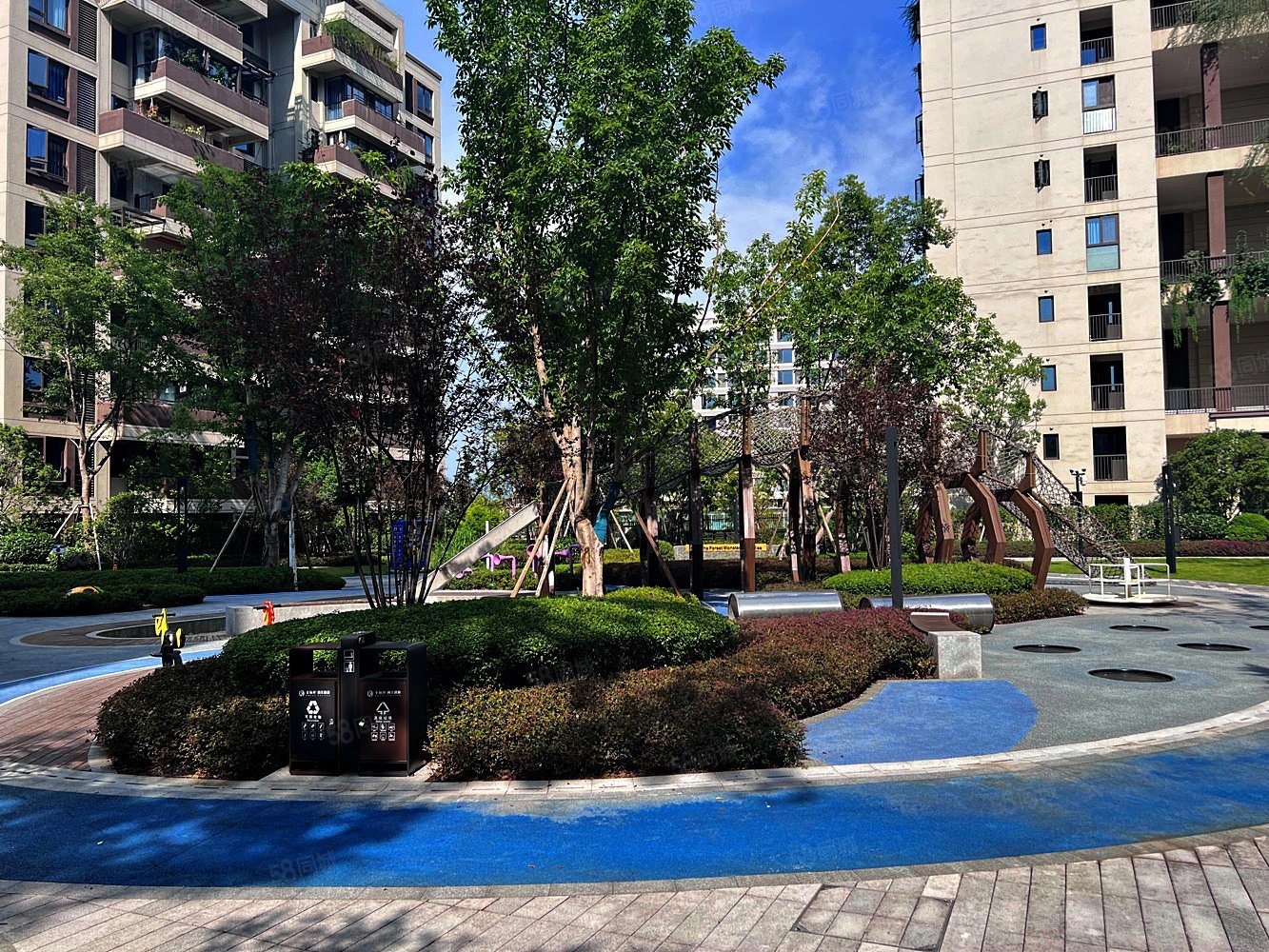 金融街两江融府(一期)4室2厅2卫138㎡南北160万