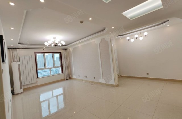 开发区黄山壹品对面 单位团购科技局家属院 精装大三居 大客厅